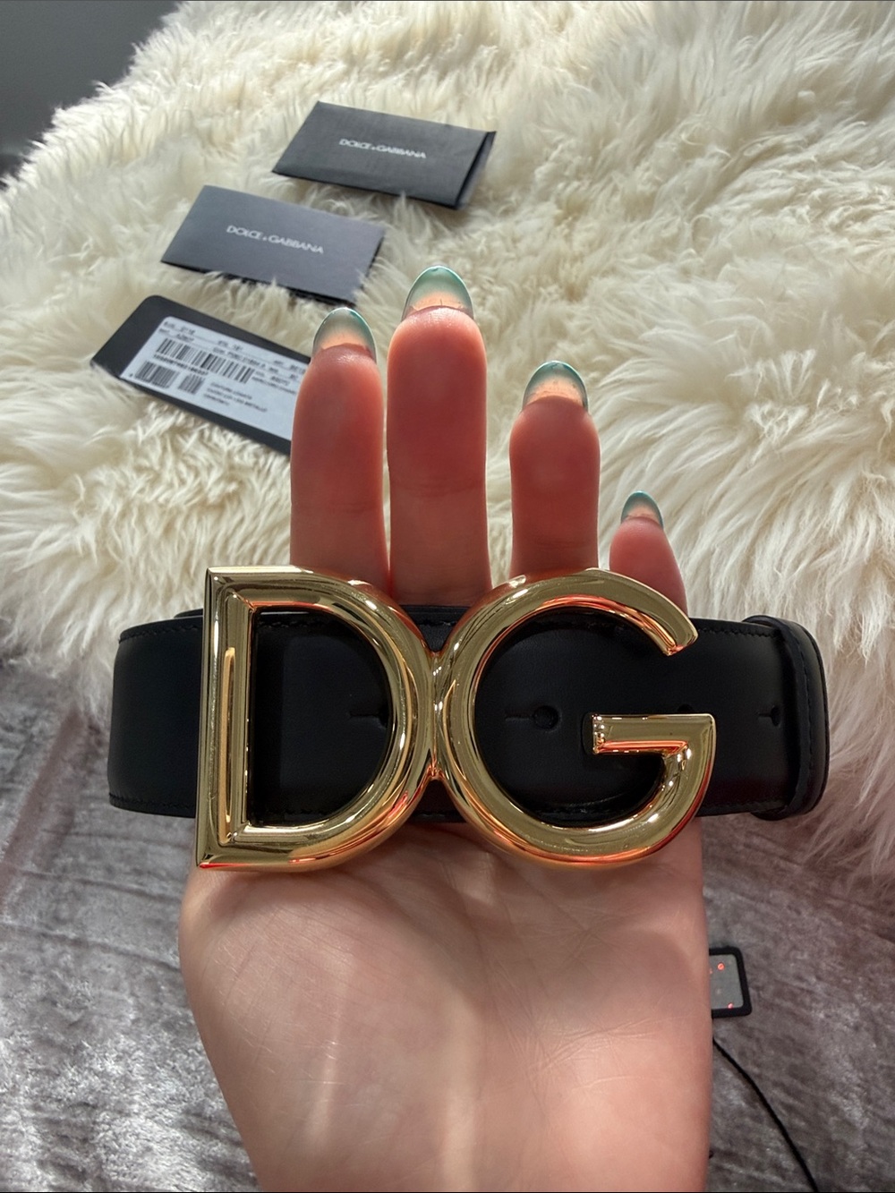 Dolce & Gabbana Black Leather Belt with Gold DG Buckle - Picture 6 of 10